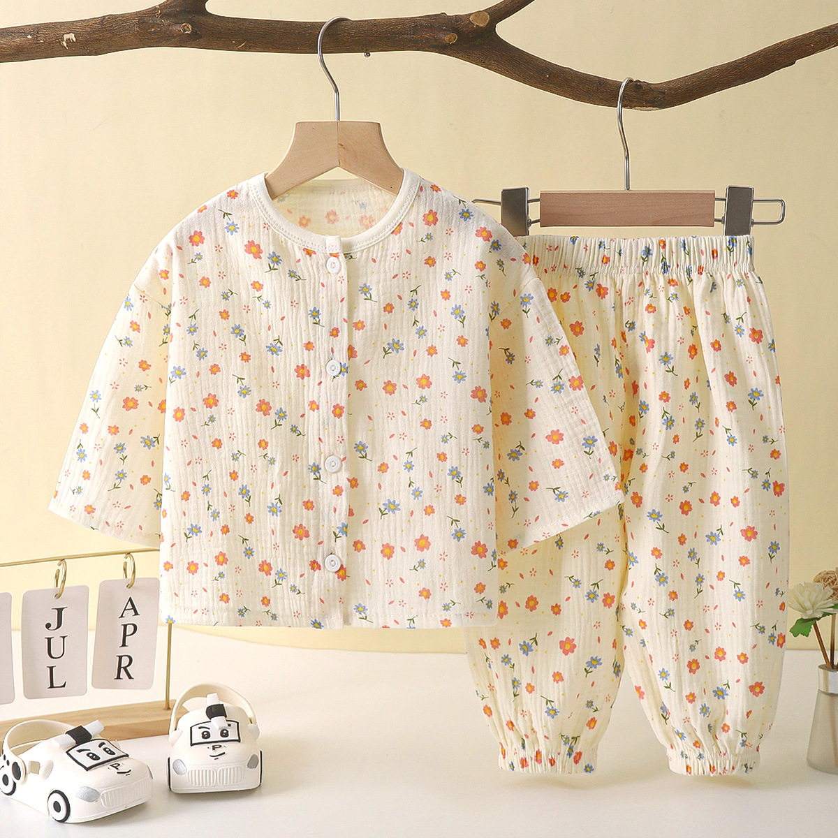 Picture of Children's thin double-layer cotton gauze boys' pajamas summer Girls' Home wear boys' long-sleeved bloomers suit