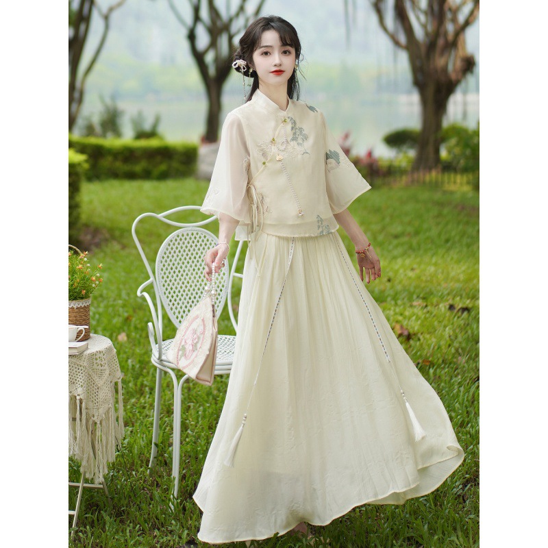 Summer New Women's Embroidered Seven-point Sleeve Collar Retro Artistic Shirt Top