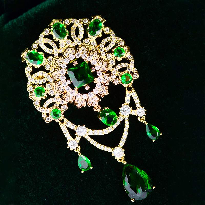 Picture of Korean wind elegant court decoration decoration brooch temperament creative high sense clothing pin tassel zircon accessories female