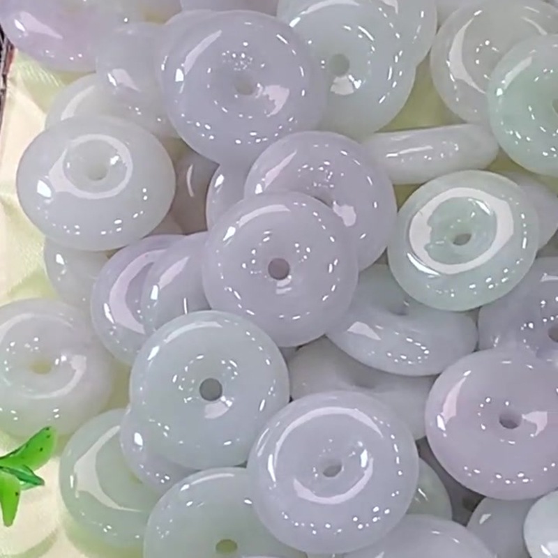 Picture of Wholesale Burmese Natural Jadeite a Grade Spring Color Peaceful Jade Pendant Wholesale