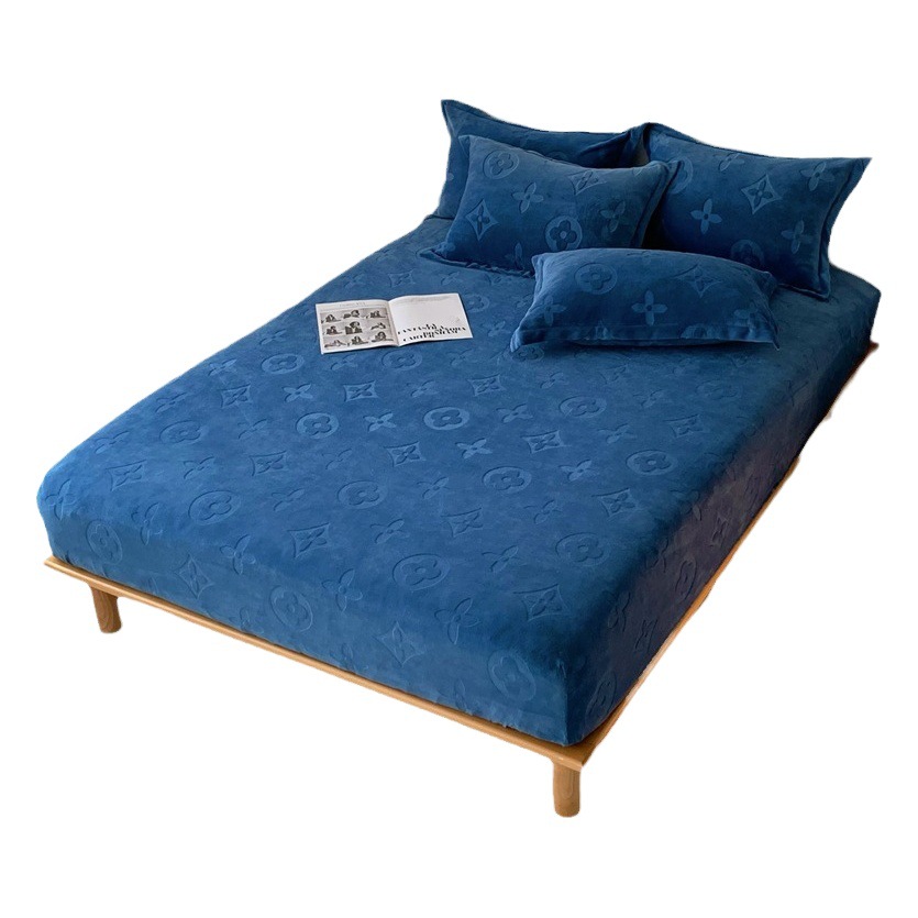Foreign Trade Carved Velvet Solid Color Milk Velvet Fitted Sheet Three-Piece Set Bed Cover Thickened Mattress Protector Manufacturer Wholesale
