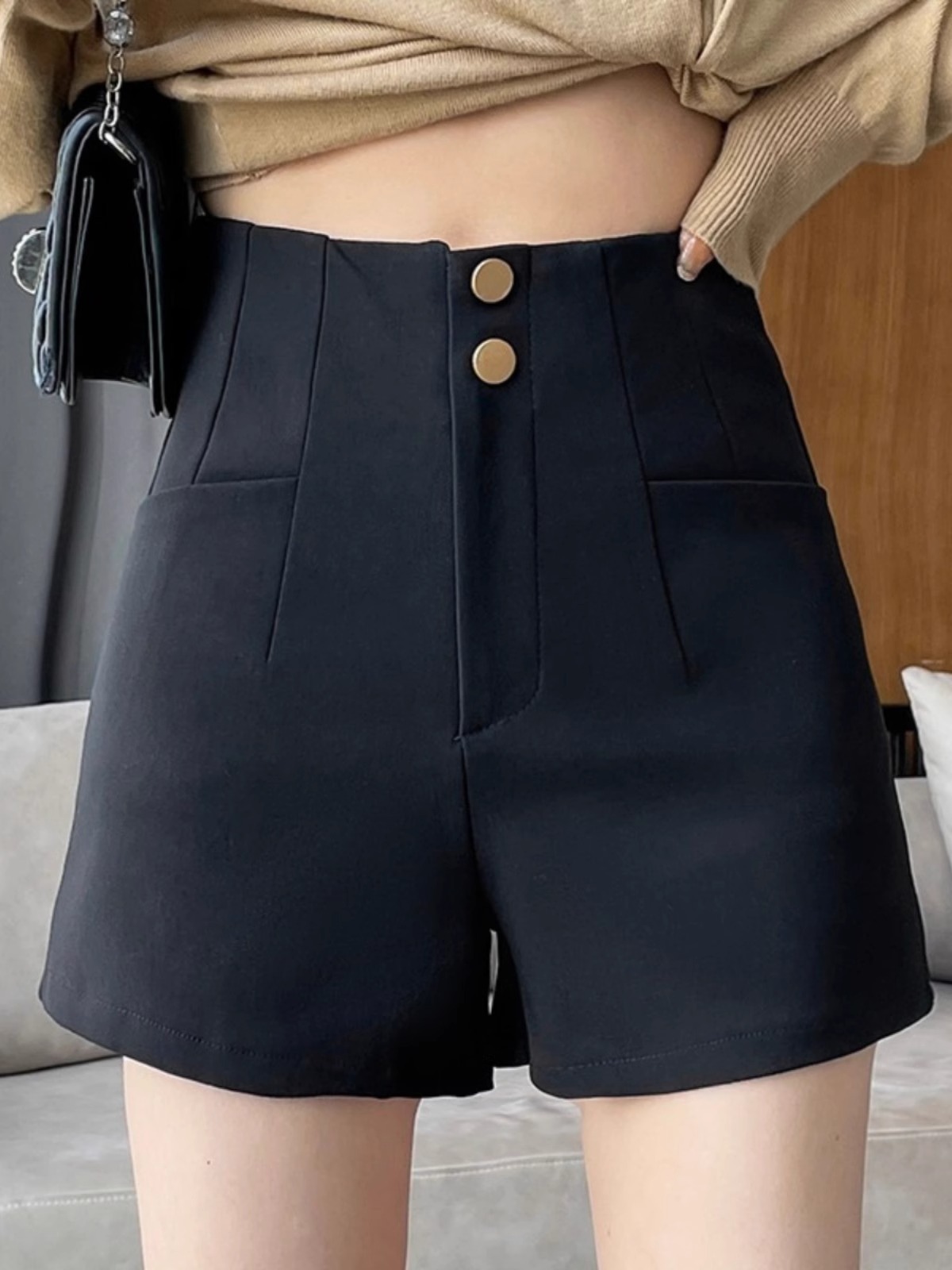 High Waist Suit Shorts Women's Autumn 2023 New Arrival Fashionable Small Figure Flattering A- shaped Pants Black Hong Kong-style Casual Pants