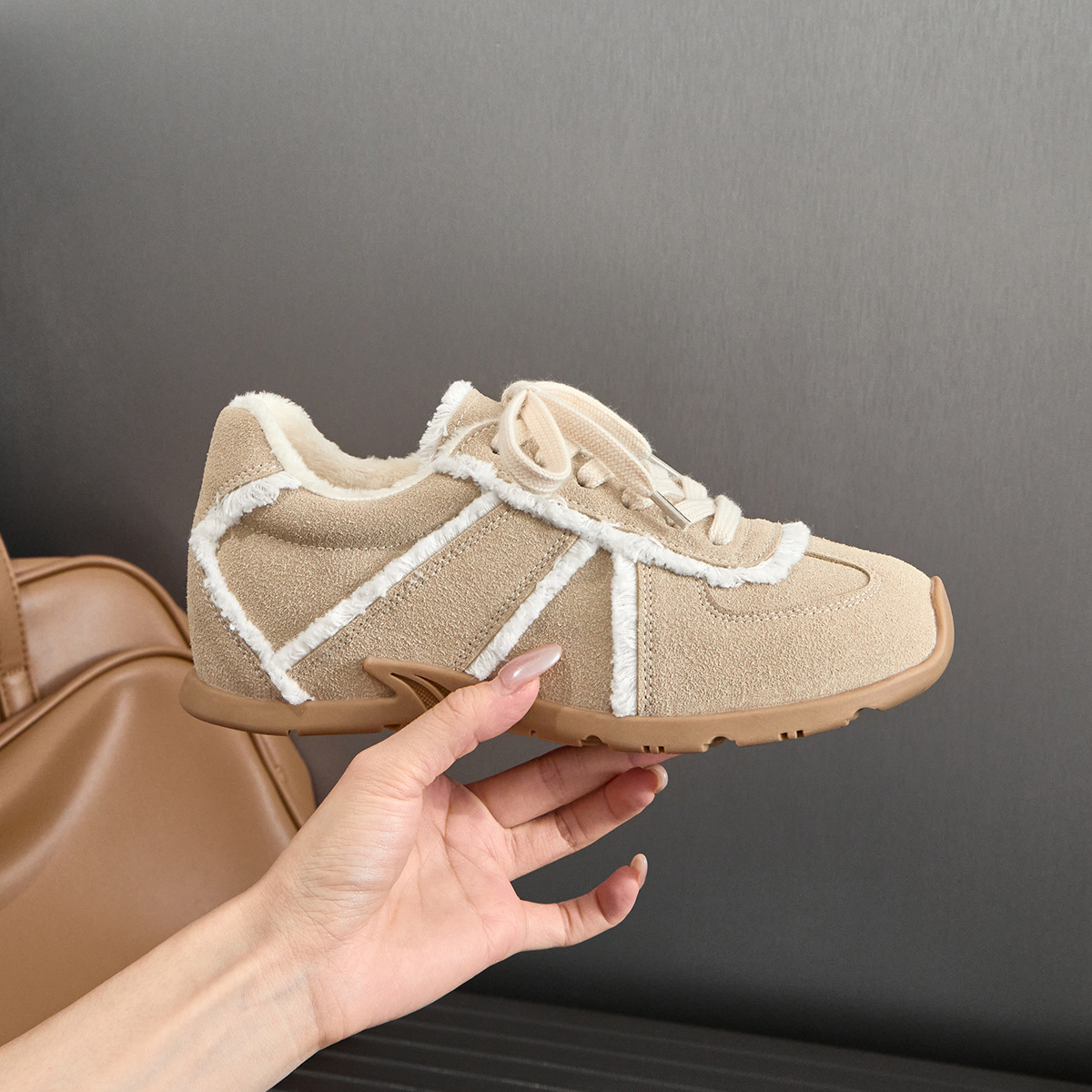 Picture of Thick-soled high-fleece-lined German training shoes women's 2024 autumn and winter new lace-up fur warm small size sports shoes
