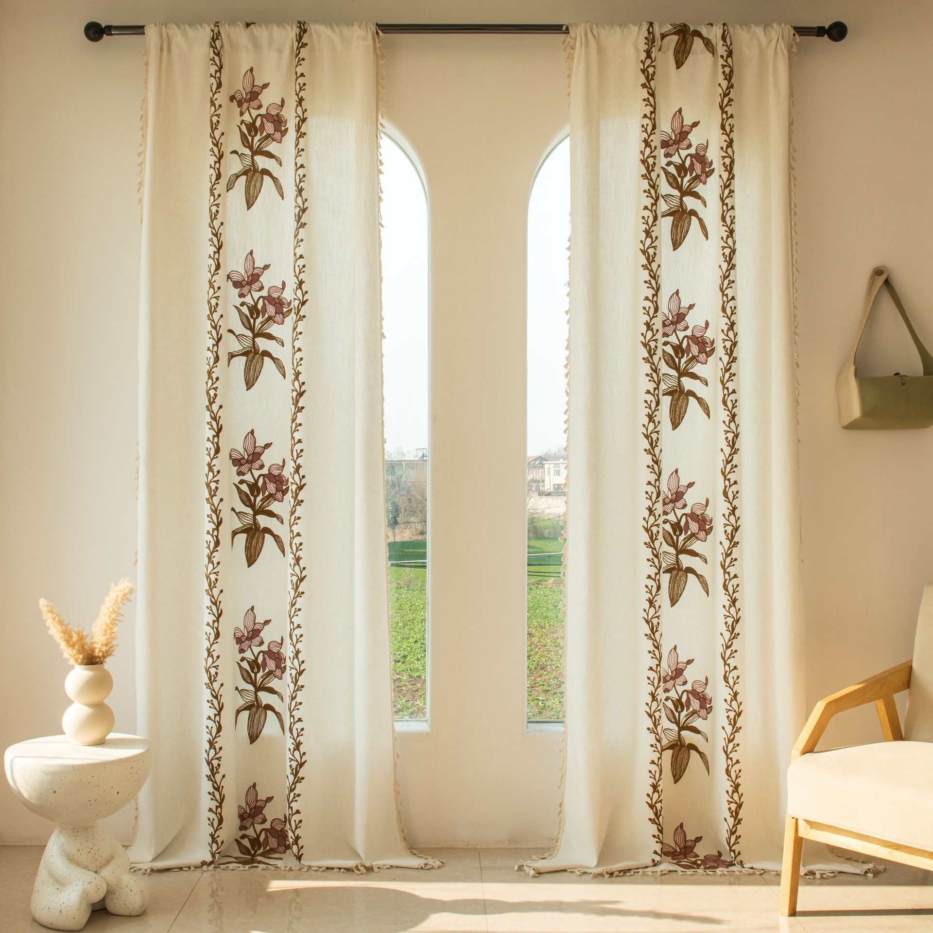 Yiji Qiyun Curtains American Light-Transmitting and Opaque Decorative Embroidered Beige Curtains Finished Semi-Shading
