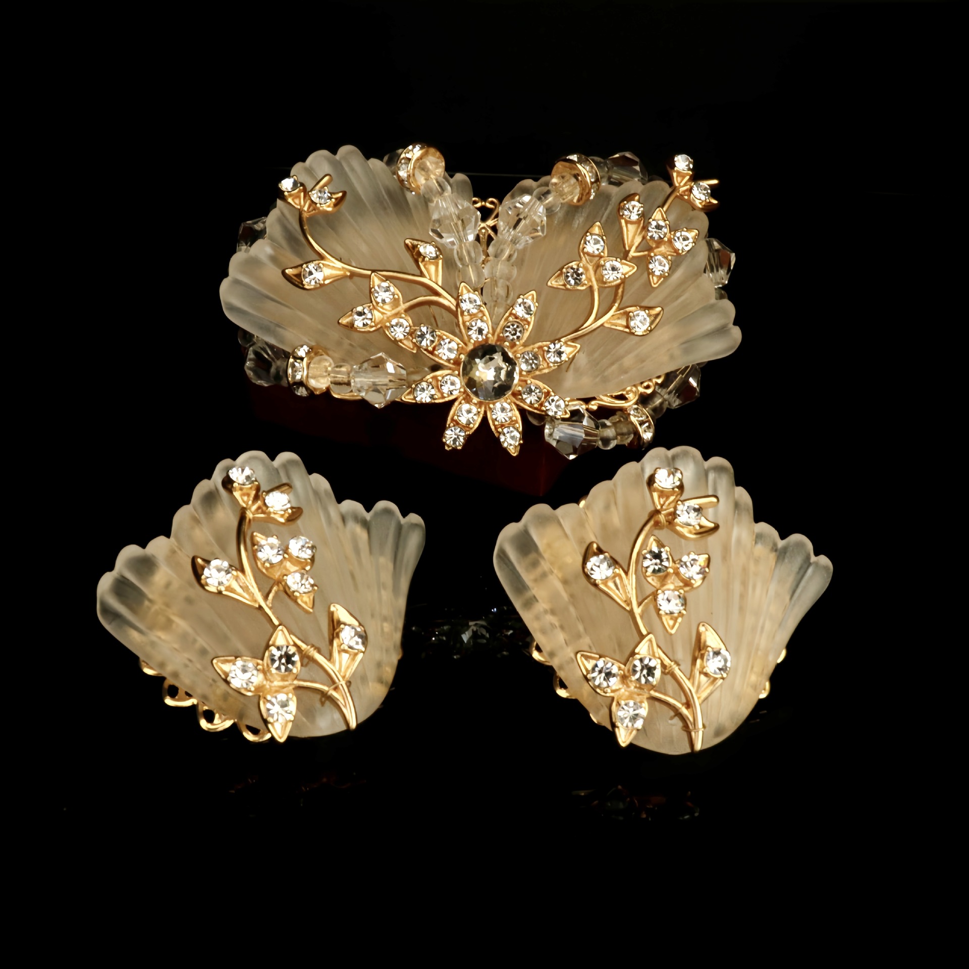 Fashion fresh diamond bouquet earrings suit beaded winding niche design sweet brooch
