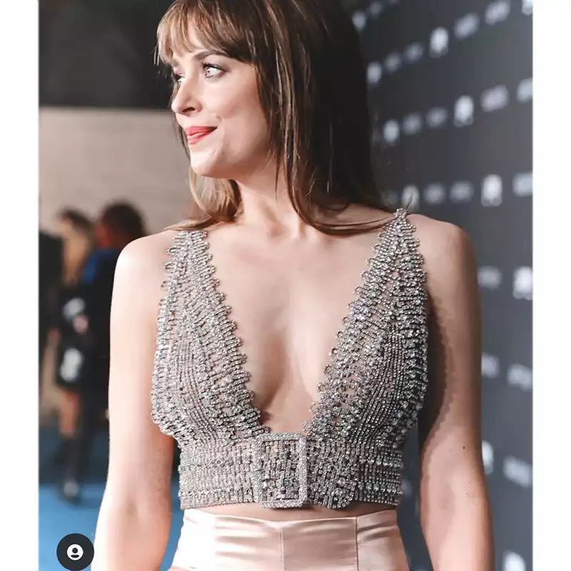 2022 New Luxury Body Chain Button Bra Chain Sexy Rhinestone Crystal Chest Jewelry Evening Dress Accessories