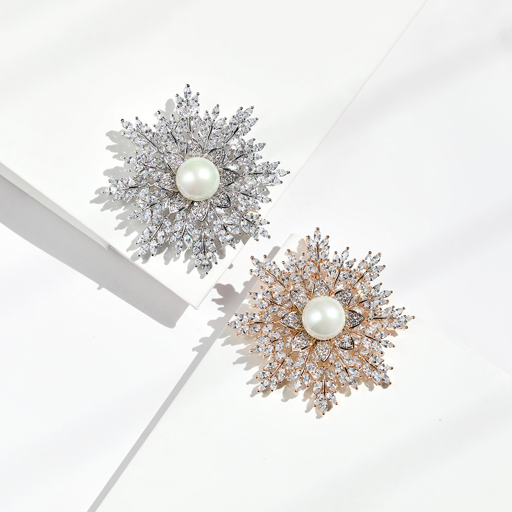 Picture of Qianyu Silver Japanese and Korean classic copper zircon gold-plated Snowflake Brooch pendant sweater chain dual-use live broadcast jewelry supply