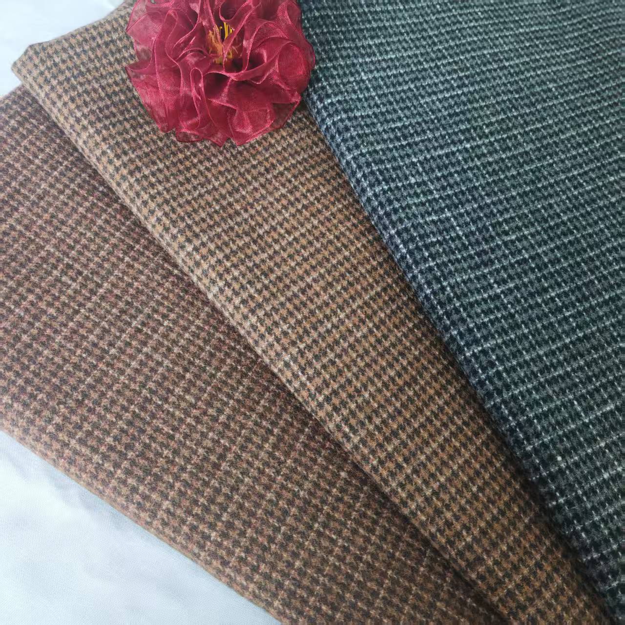 Shaoxing Manufacturer's Ready-Made Autumn and Winter Wool Houndstooth Plaid Suit Fashion Men's Shoes, Hats, Bags, Woolen Woolen