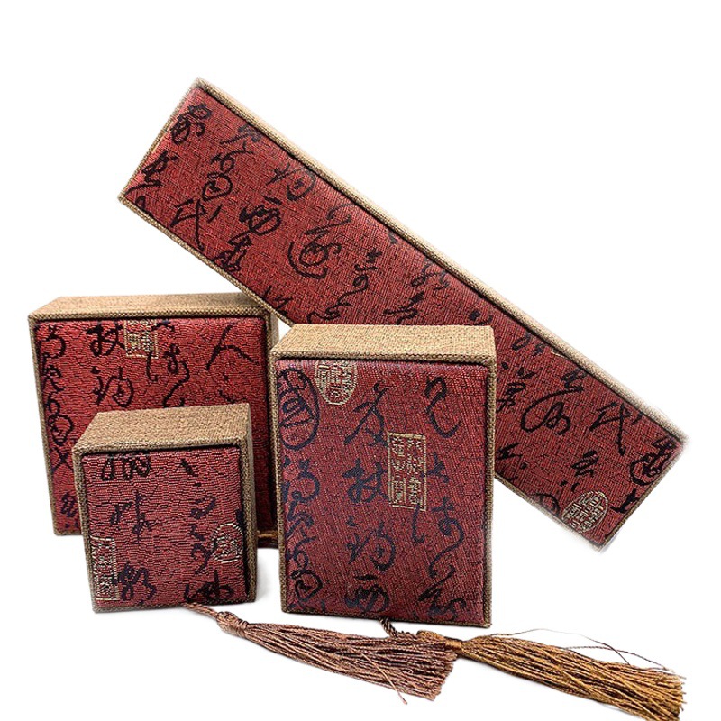 Wholesale Vintage Linen Tassel Jewelry Packaging Box Red Poetry Pendant Box Jewelry Jade Bracelet Box Jewelry Gift Box