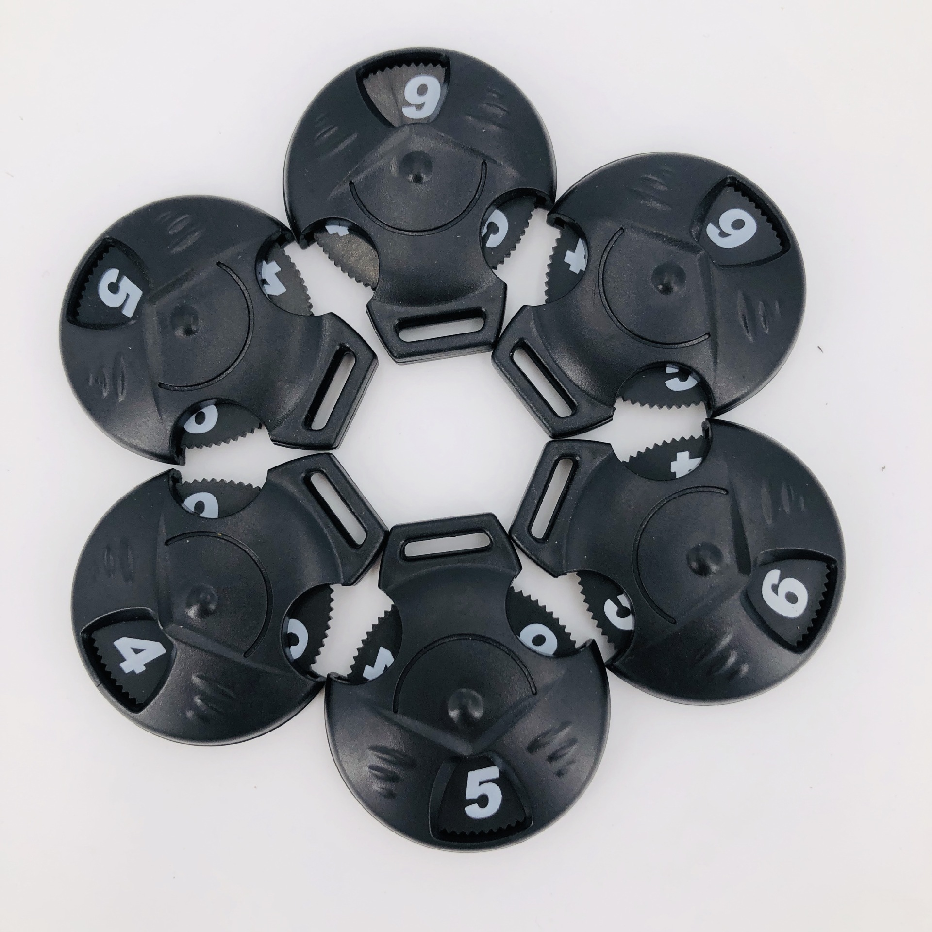 Manufacturers wholesale golf wooden pole cap set tag golf number card round rotating plastic tag number card