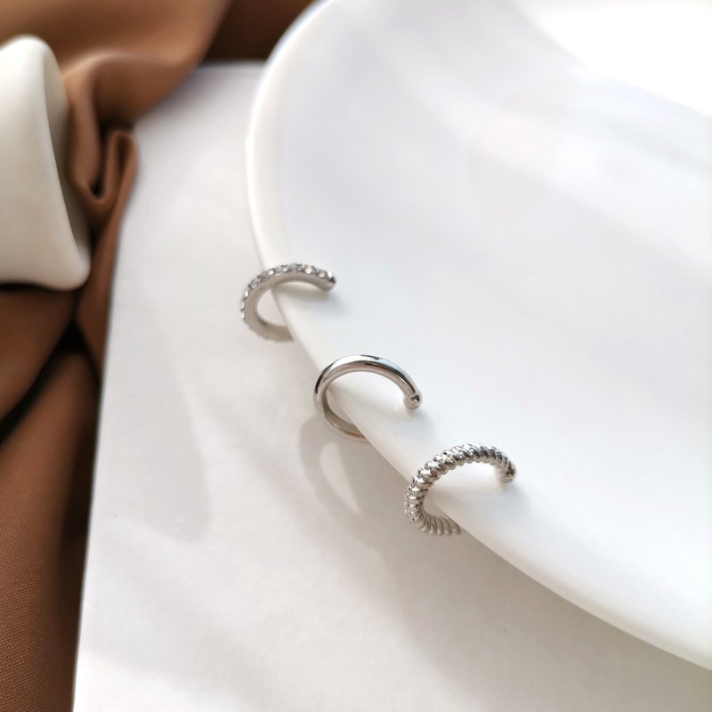 Picture of 2022 trendy earbone clip personality fashion compact three-piece set earrings temperament diamond ear clip without ear hole 75