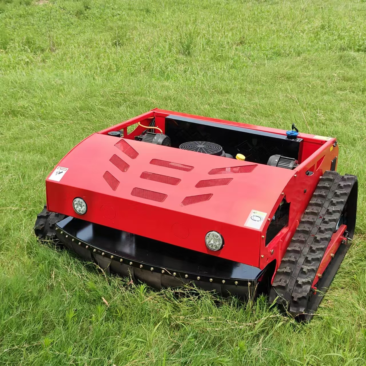 Export UK crawler remote control lawn mower agricultural all-terrain lawn mower four-stroke grass shredder