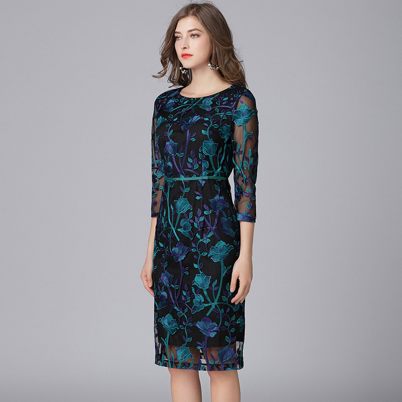 Picture of Large Size Middle-aged Embroidered Dress European and American Foreign Trade Brand French Fashion Hip Waistline Elegant Skirt