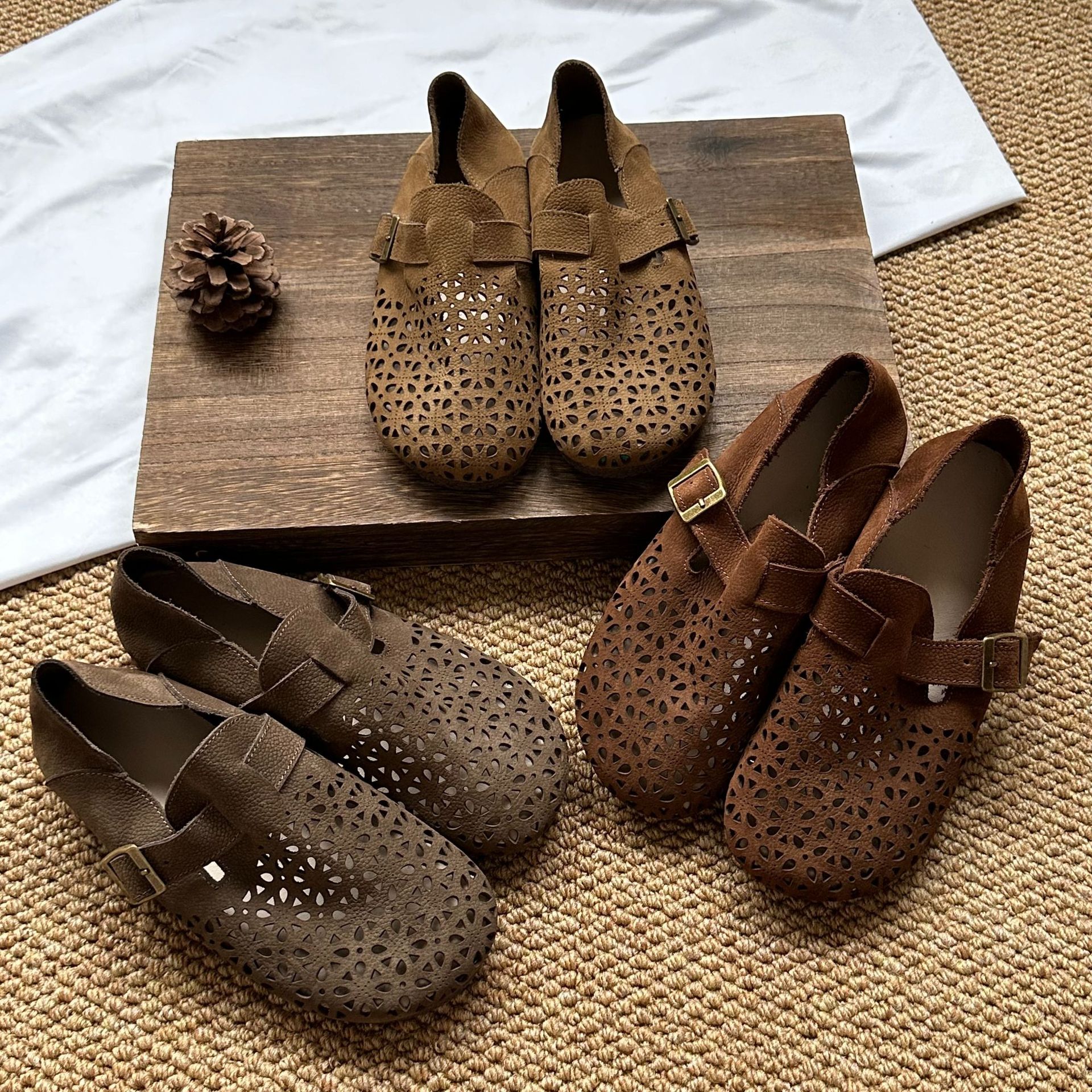 2025 Summer New Hollow Breathable Flat Shoes Women's Genuine Leather Casual Retro Slip-on Shallow Mouth Retro Milk Shoes