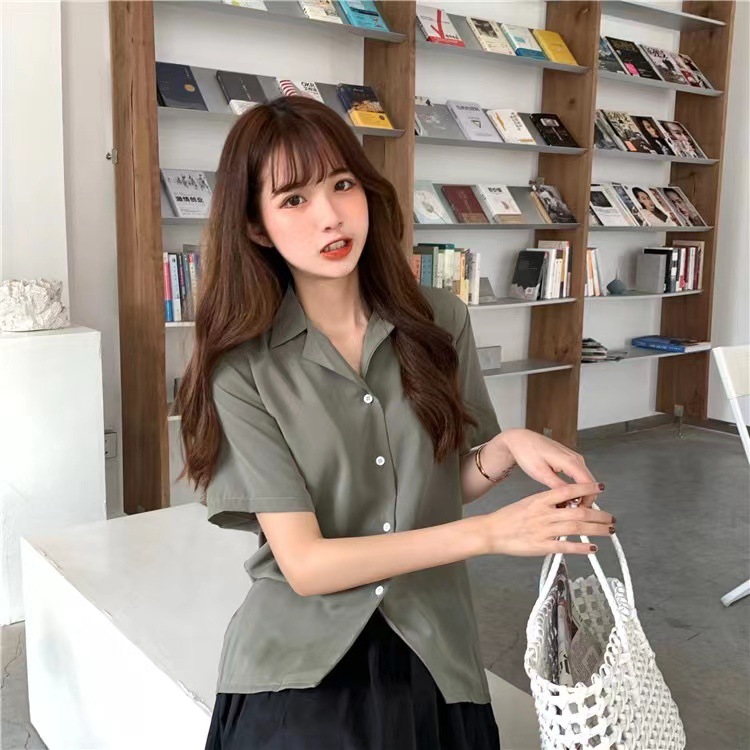 Picture of Elegant Lapel White Shirt Women's Design Sense Niche Top Summer 2025 New Women's All-match Short-sleeved Shirt Trendy