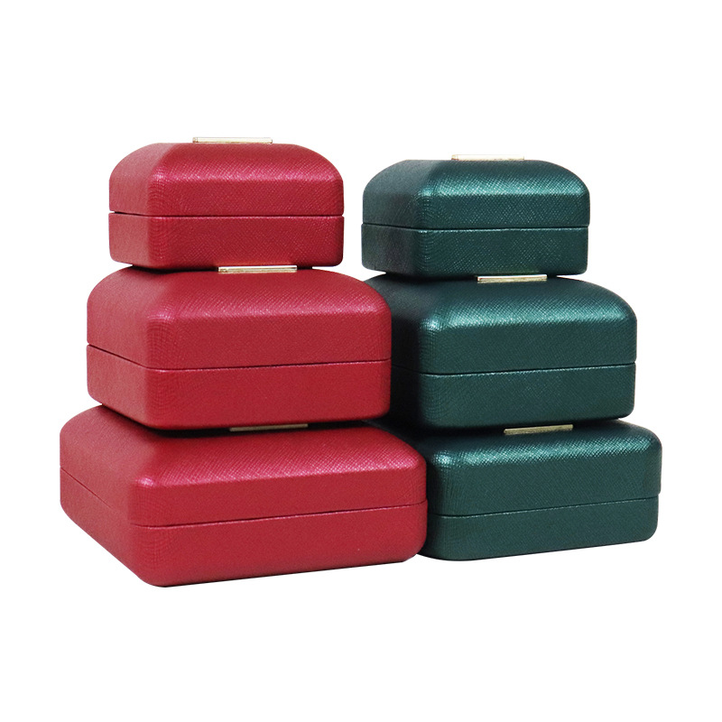 Picture of PU Leather Rounded Jewelry Box Storage Necklace Earrings Earrings Bracelet Pendant Bracelet Jewelry Ring Packaging Box