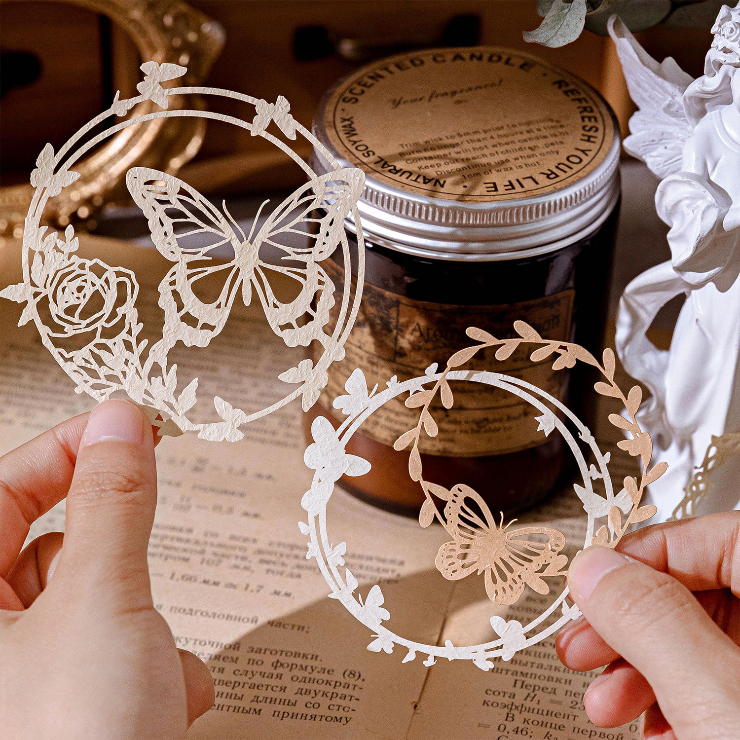 Mo Mo Mo hollow border card holder flower room Yuyu series light retro salt Garland butterfly Journal decoration material