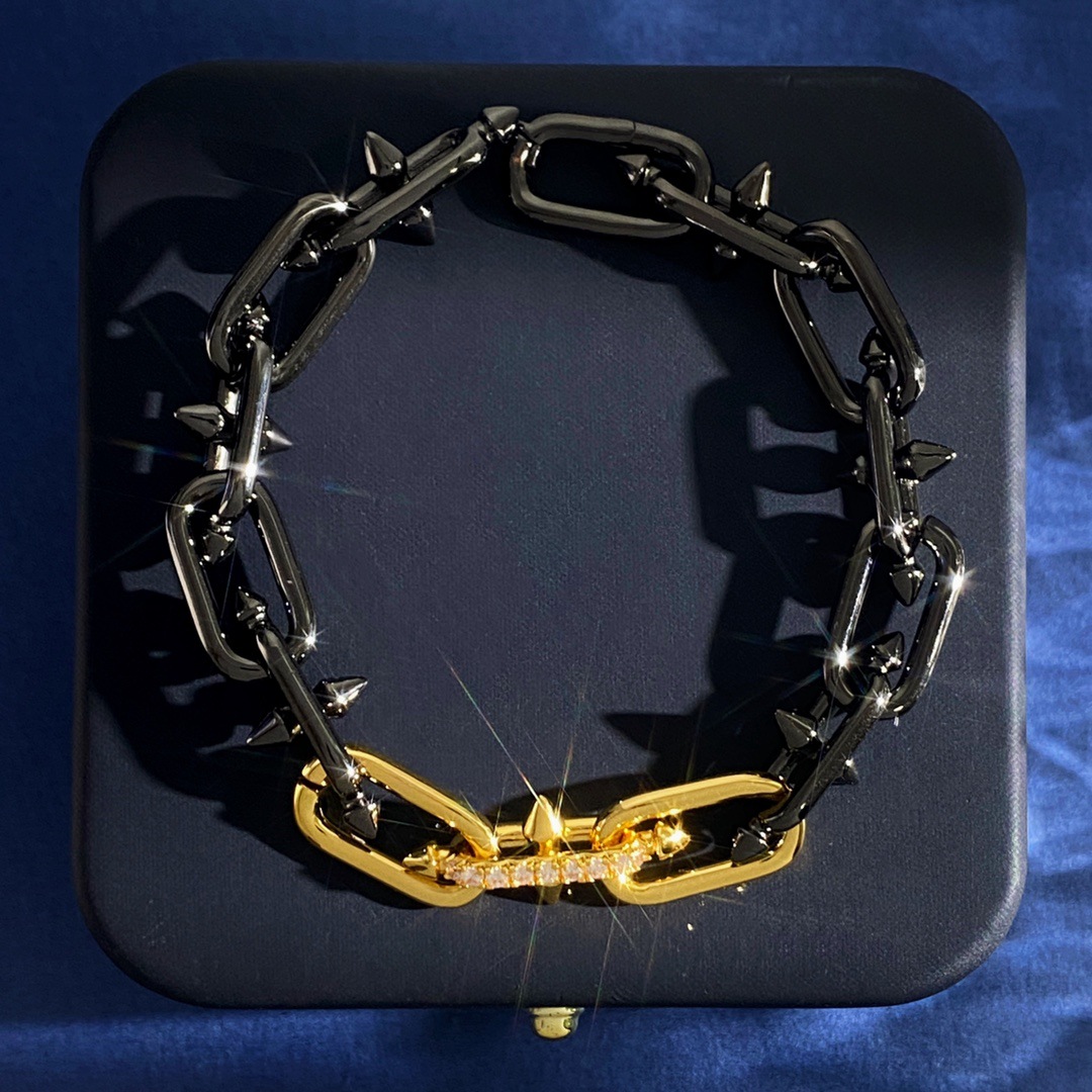 European and American Fashion Stylish Black Chain Rivet Stitching Gold Diamond Chain Bracelet Trident Bracelet