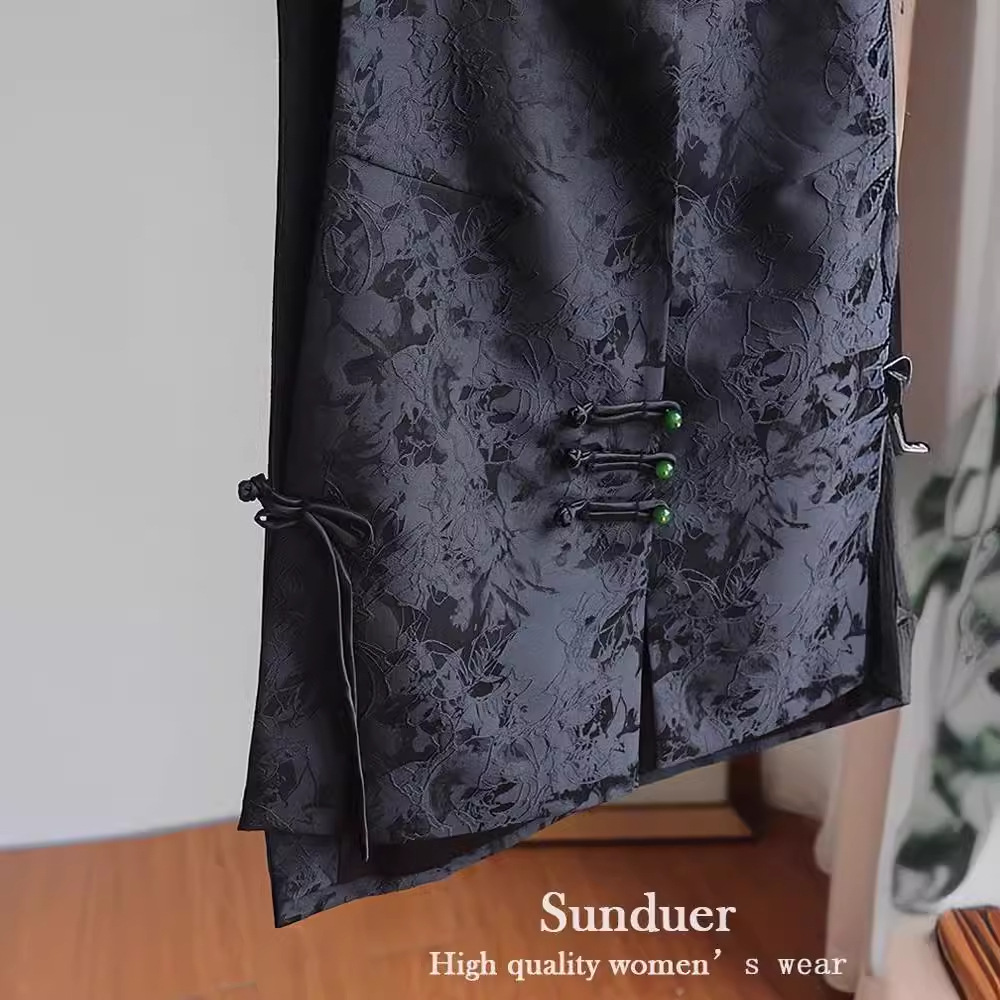 Picture of New Chinese Style Vest Women's 2023 Summer New Round Neck Sleeveless Retro National Style Jacquard Vest Black Top