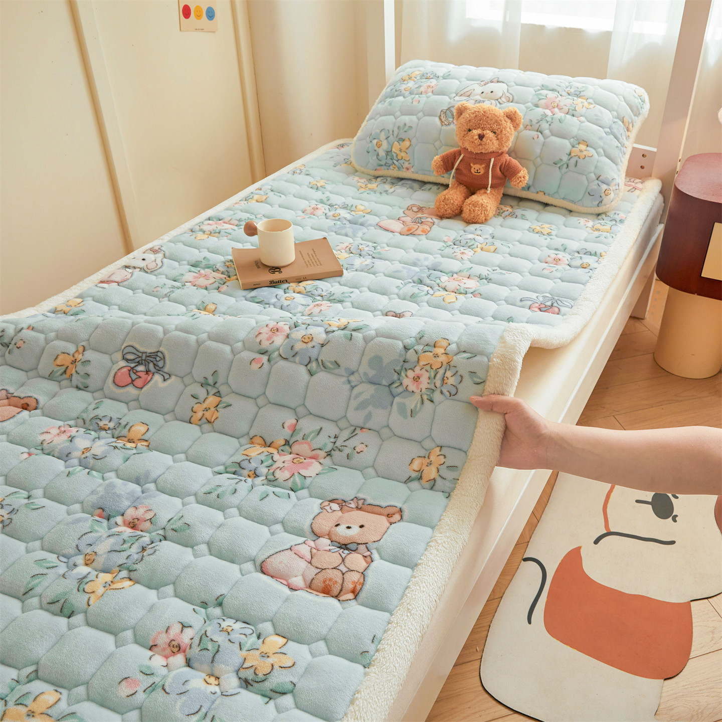 Picture of Class A Soybean Milk Velvet Mattress Winter Thickened Coral Velvet Dormitory Single Mattress Household Folding Cushion