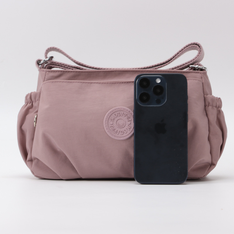 Picture of Cross-border Foreign Trade Fashion Large Capacity Crossbody Bag Trendy All-match Waterproof Nylon Cloth Tote Bag Women's Simple Shoulder Bag