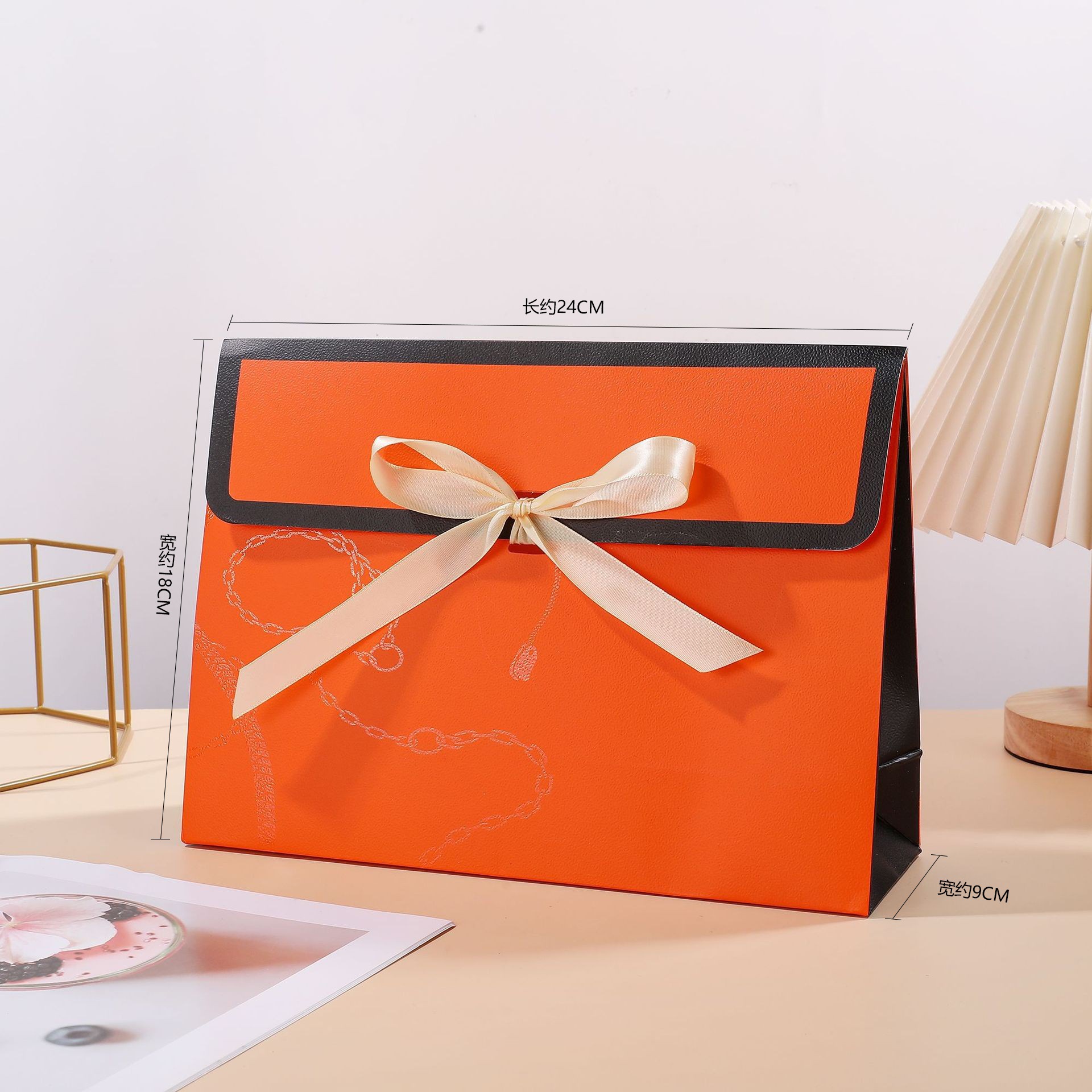 Picture of Boutique scarf gift box scarf clothing exquisite packaging box high-end holiday gifts gift box suit wholesale