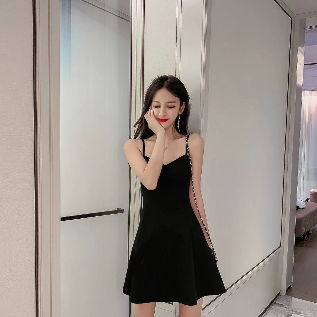 2024 New Summer dress Women's Inner Base Slimming Strap A Short Skirt Hepburn Small Black Skirt Small