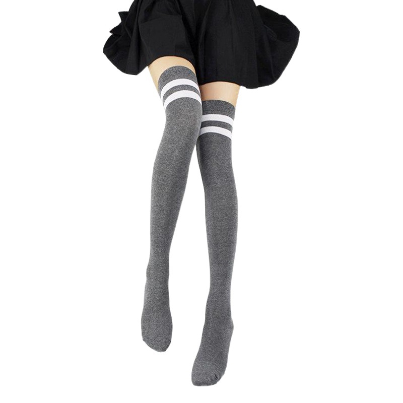 Stall supply Japanese knee-length spring and autumn knitted cotton black and white stitching sports long High School tube knee-length Yiwu women's socks