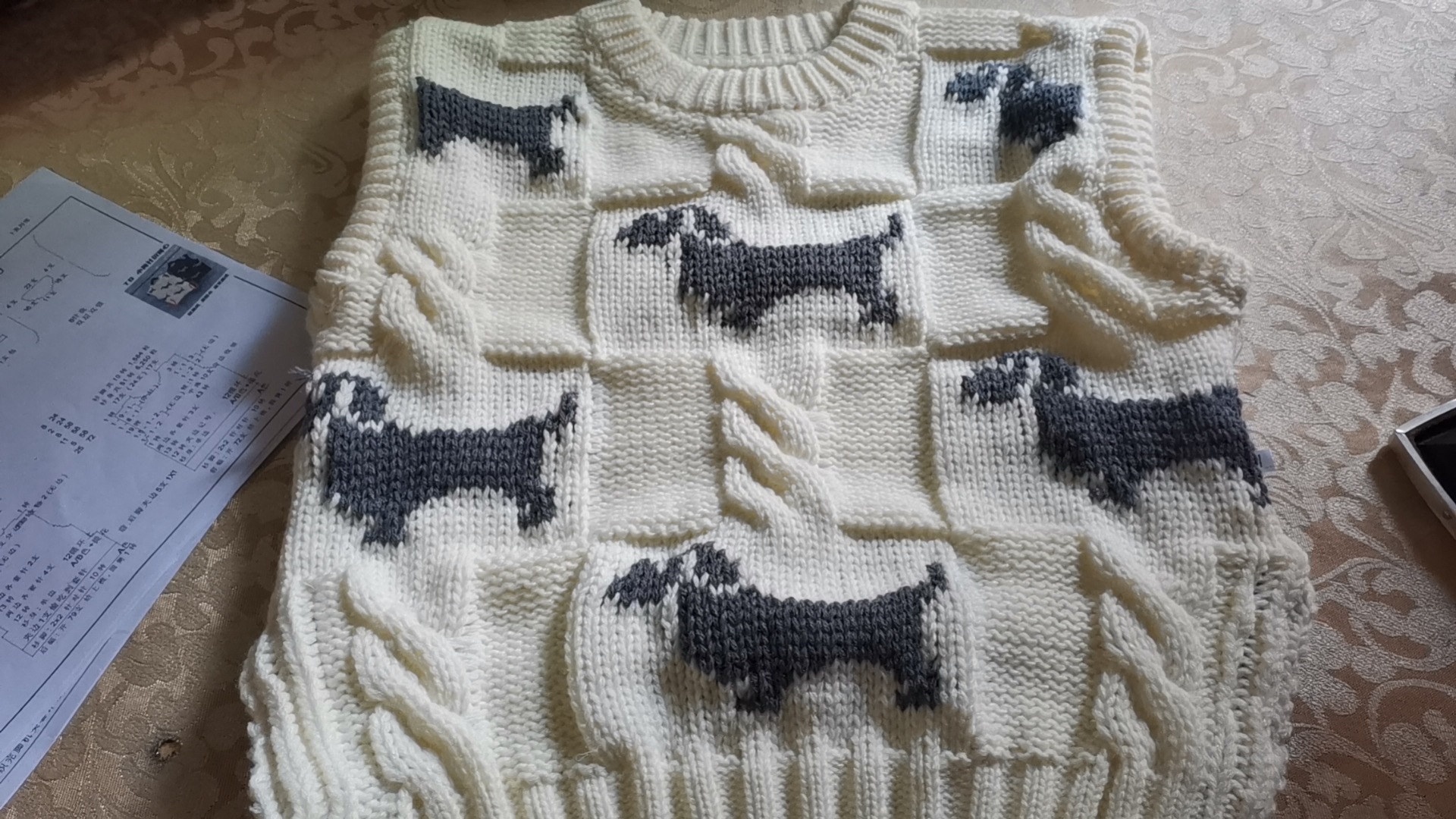 Picture of Tb Browin2025 New Autum Women's Puppy Sweater Vest Popular Same Style Jacquard Puppy Pattern Back