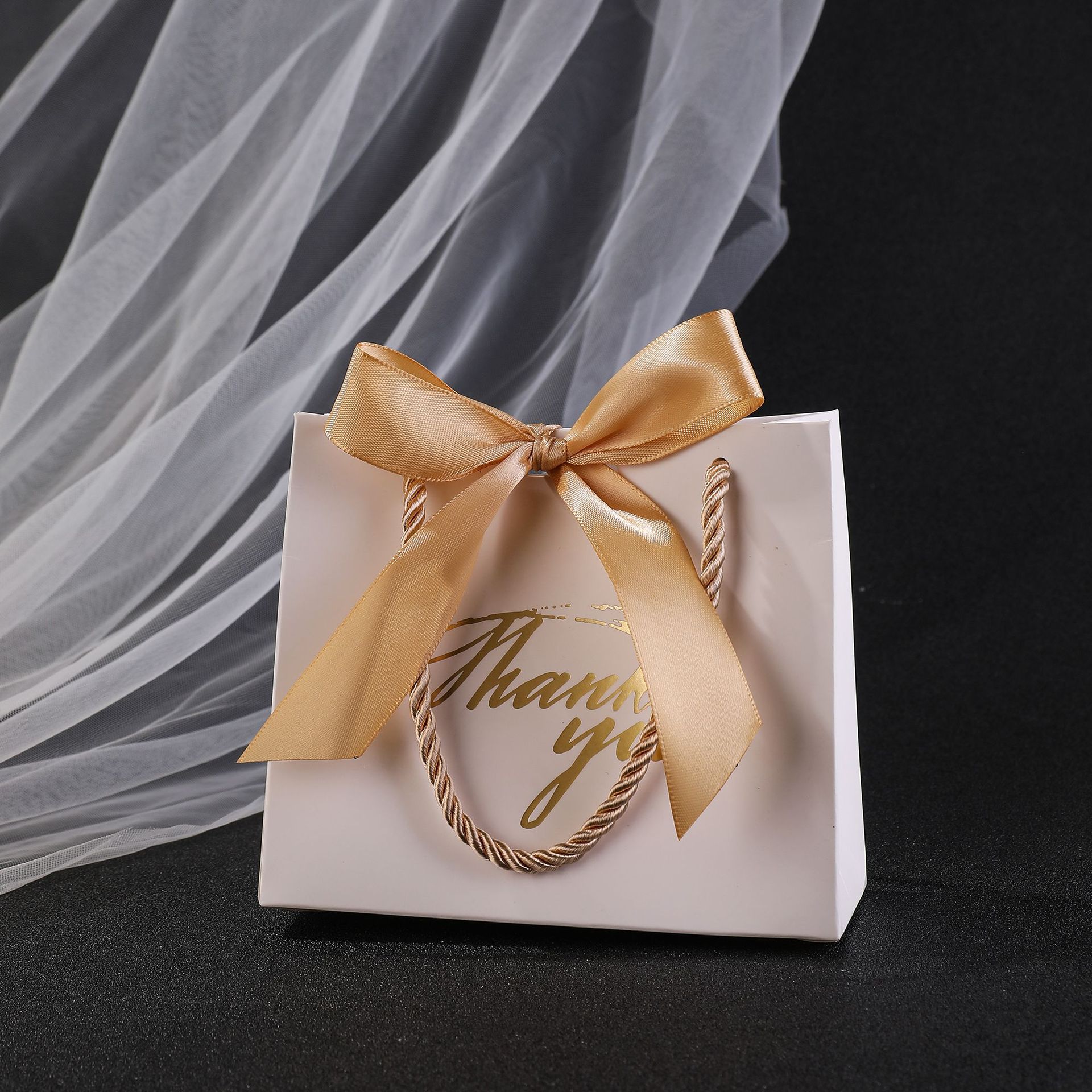Cross-border candy box gift bag creative fresh white gift bag wedding candy box packaging