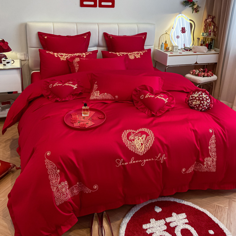 Picture of Cotton Wedding Bedding Four-piece Wedding Cotton 100 Bed Sheet Quilt Cover Big Red Festive Accompanying Quilt