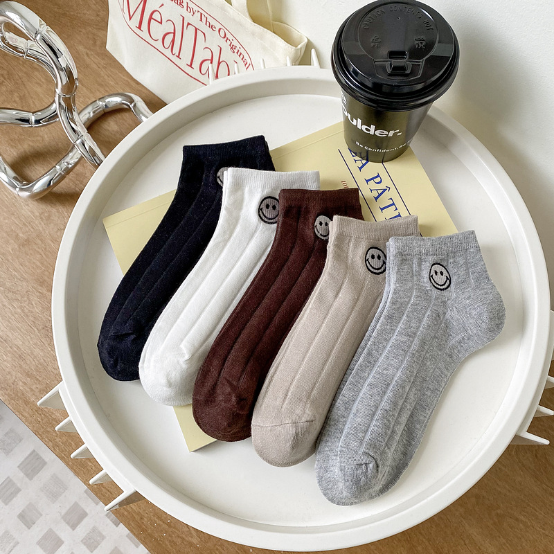 Women's low-cut socks, cute embroidered smiley face cotton socks, spring and summer 2023, wholesale