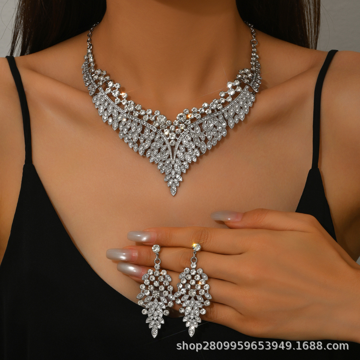 2024 New Exquisite Rhinestone Necklace Earrings Set Party Dress Wedding Accessories Alloy Cross-border Jewelry Supply