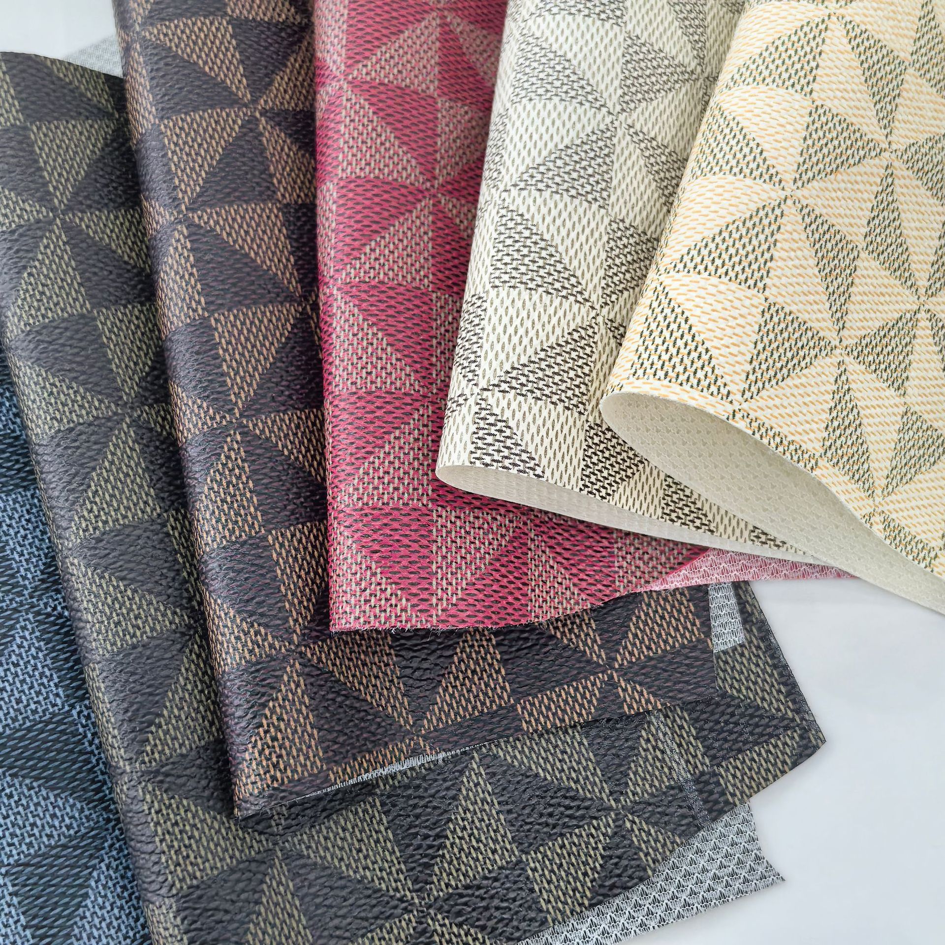 Place of Origin Spot Wholesale Presbyopia Pattern Pvc Leather Encrypted Mesh Bottom Luggage Box Tissue Box Leather