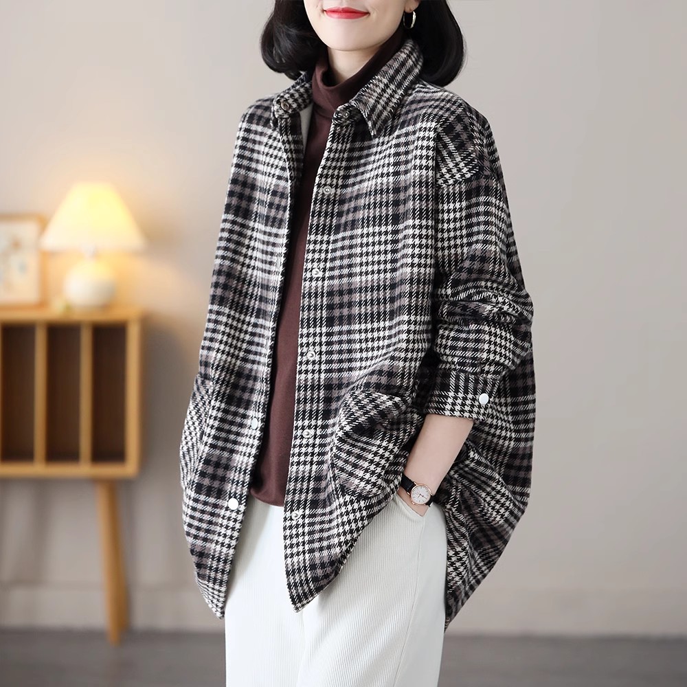 Artistic plus size Plaid Shirt Short Coat Women's 2023 Autumn New Color Matching All-match fleece-lined Thickened Women's Top
