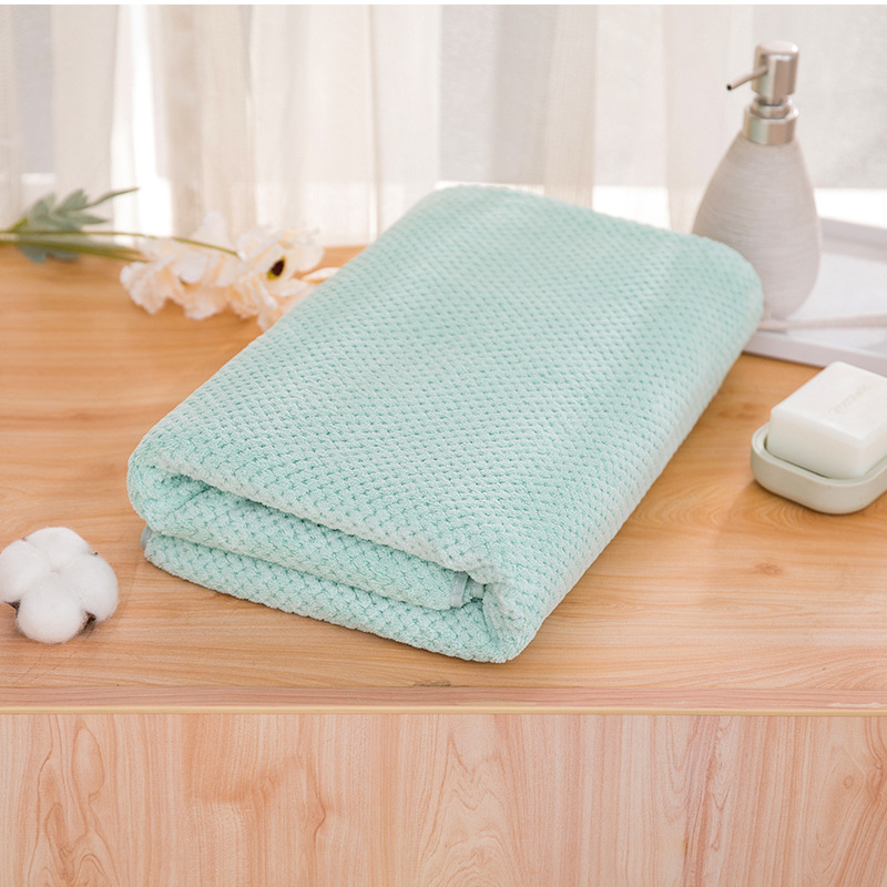 Picture of Pineapple plaid wool bath towel warp knitted coral velvet soft absorbent factory wholesale men and women Bath not easy to lint large square towel