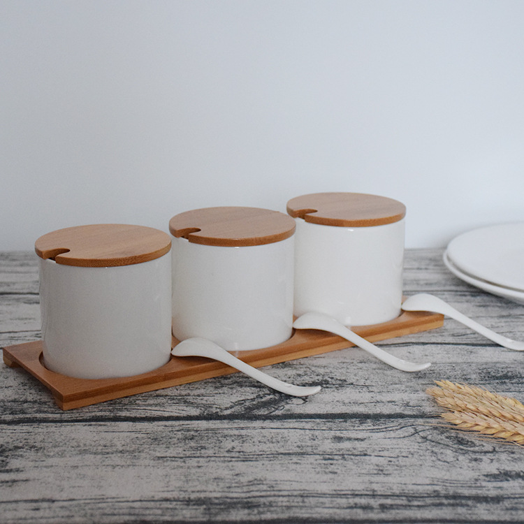 Seasoning jar creative kitchen supplies ceramic European-style seasoning box bottle seasoning jar salt jar seasoning three-piece set Wholesale