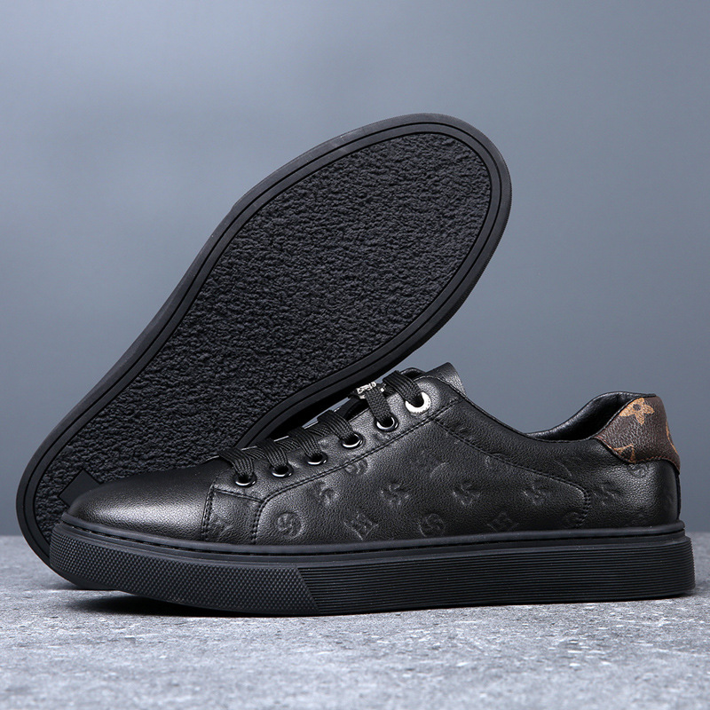 Picture of 2025 Autumn New Trendy Versatile Men's White Shoes British Style Breathable Casual Korean Style Soft Leather Sneakers Men's Trendy