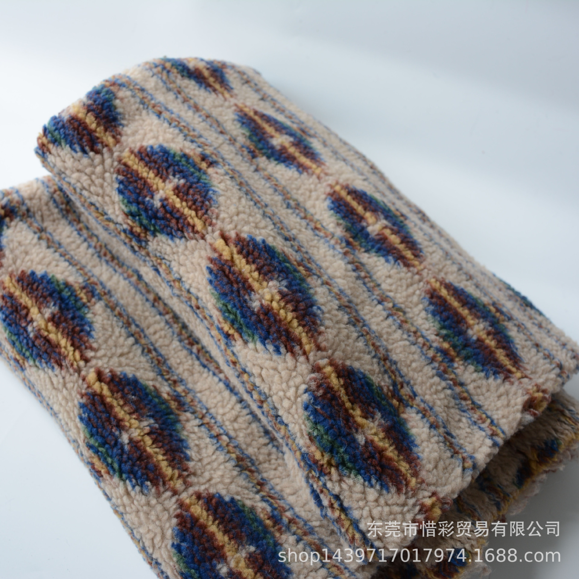 Spot supply lamb wool jacquard velvet particle velvet coat children's clothing home textile toy bags plush fabric