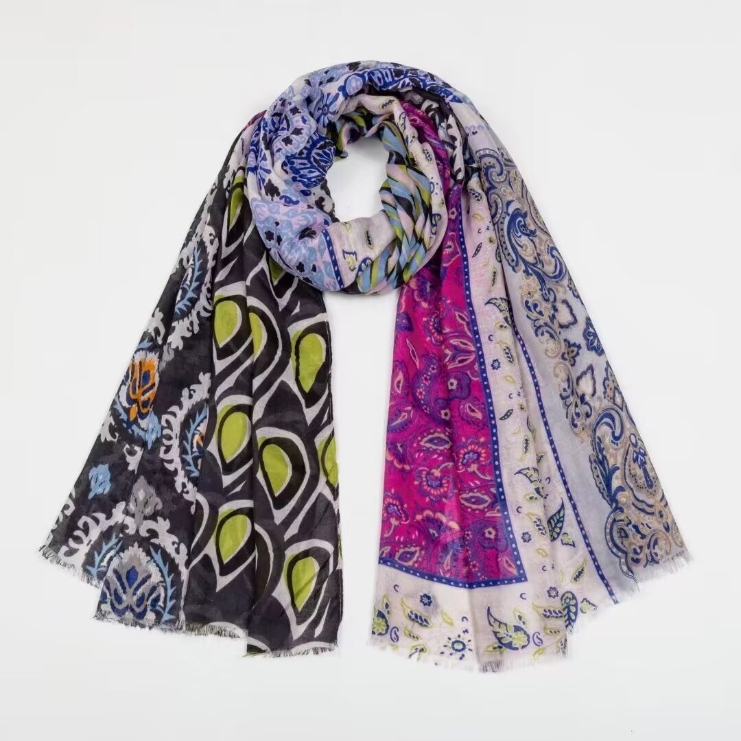 Picture of Summer Travel Anti-Sun Retro Printed Scarf Shawl Women's Ethnic Style Cross-Border Long Square Scarf Wholesale