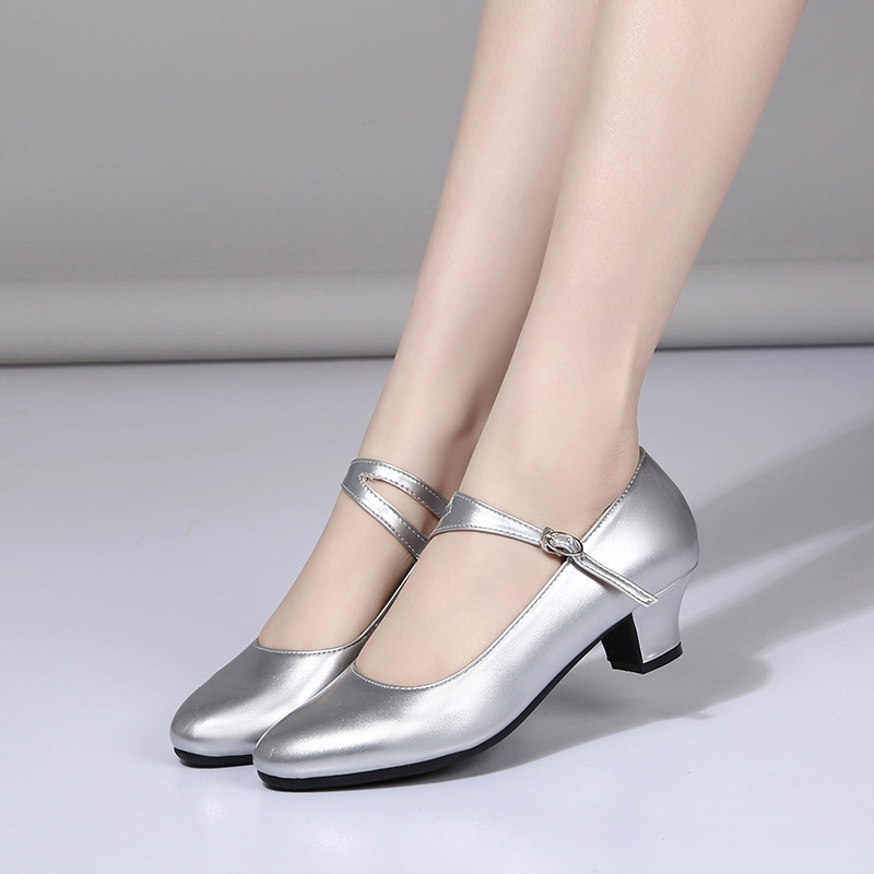 Dancing Shoes Women's Soft Sole Middle Heeled Adult Dancing Shoes Square Dance Shoes Performance silver Four Seasons Performance Single Shoes 2025