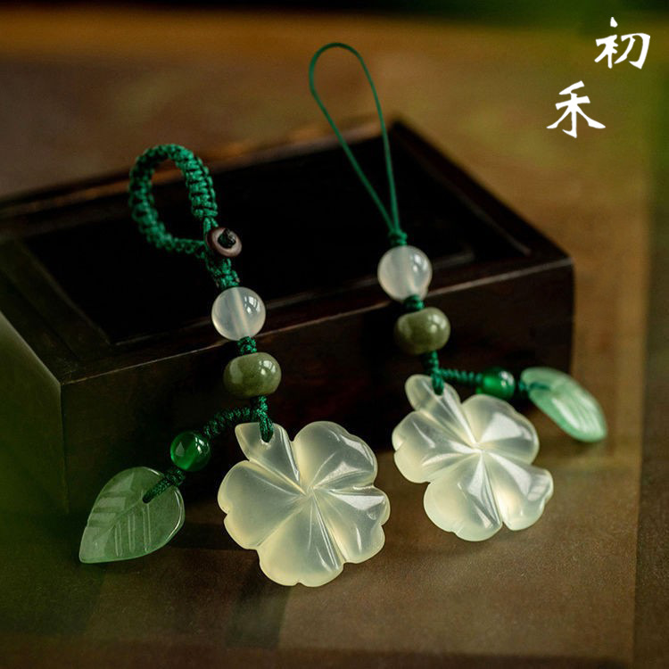 One Read Natural Imitation Jade Four-leaf Clover Car Keychain Pendant Ice Run Clear Lucky Grass Mobile Phone Chain Pendant Bag Hanging