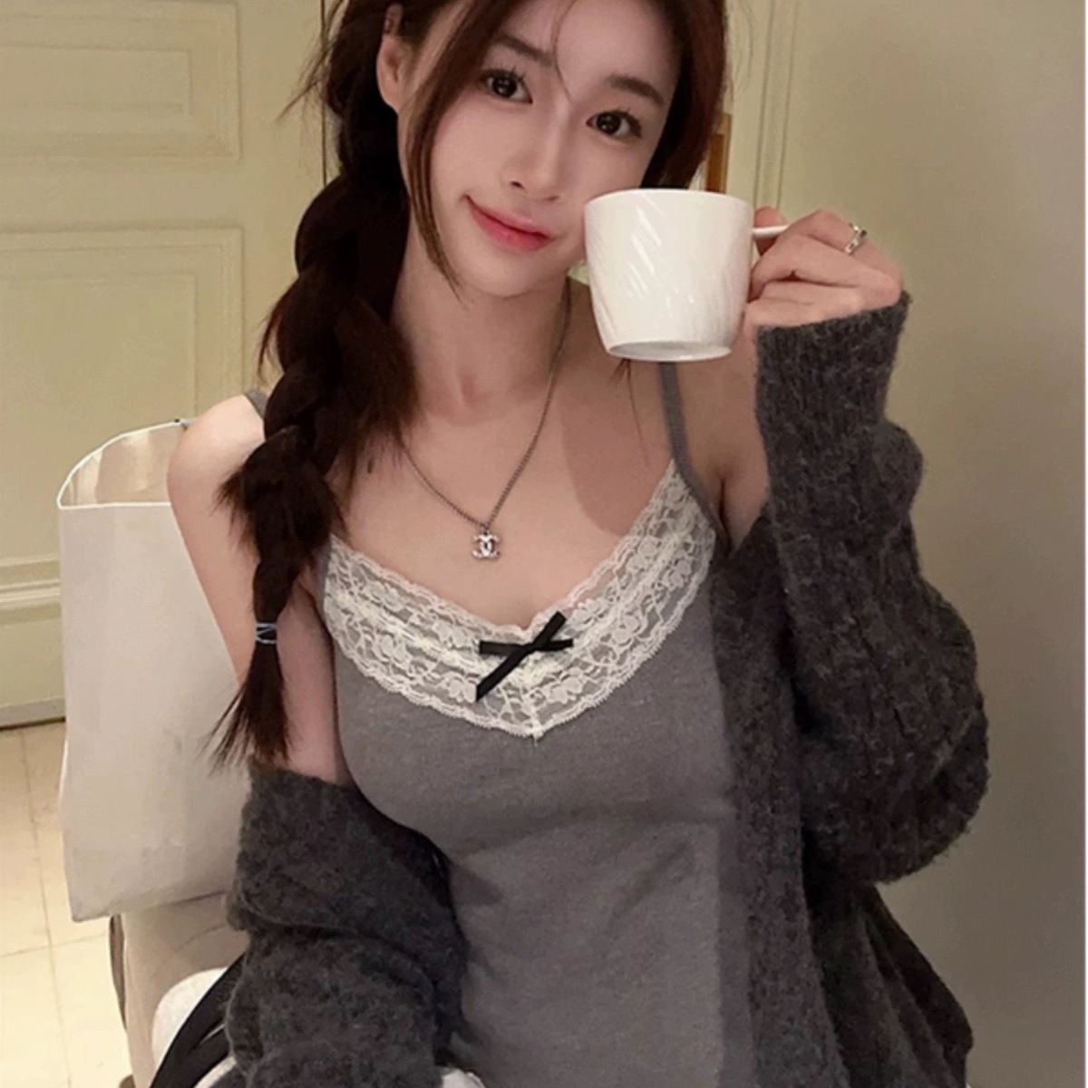 2024 spring and summer new BM style lace side strap chest pad sling V-neck bow vest female soft glutinous pure beauty back