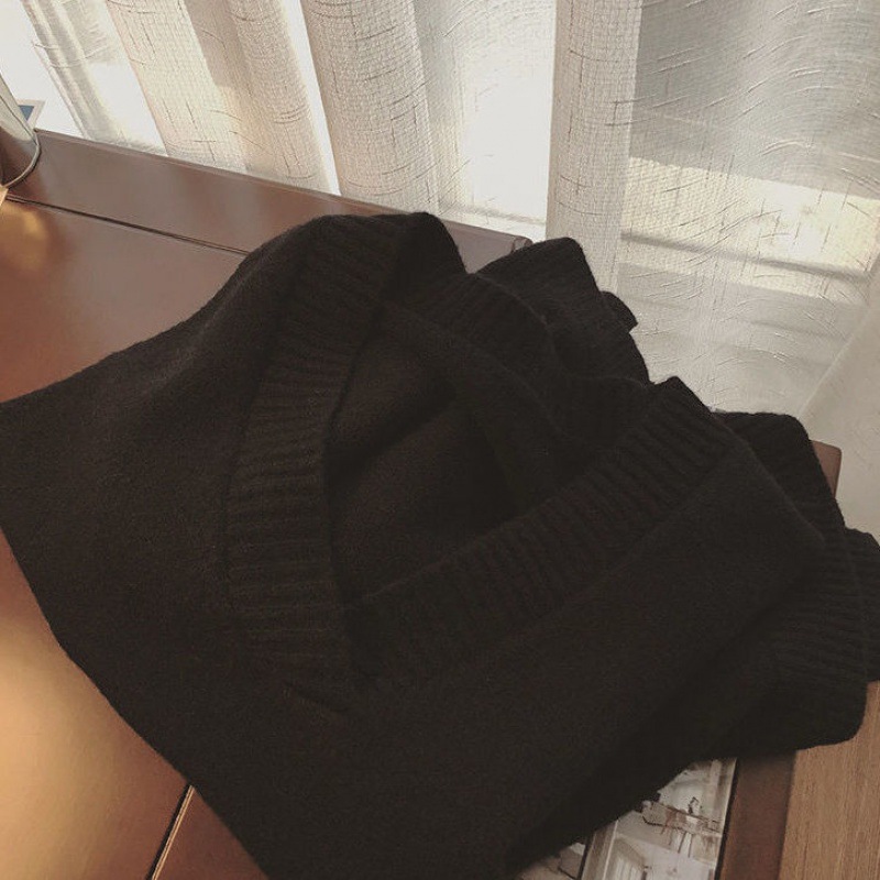 Picture of V-Neck Sweater Vest for Women, Korean Style Sleeveless Knitted Vest, Simple Preppy Style, Loose Outer Wear, Fashionable Vest