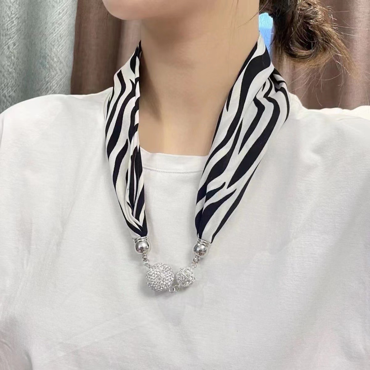 New Magnetic Scarf Necklace Necklace Small Scarf Lazy Scarf Multi-purpose Advanced Wristband Scarf Hair Band