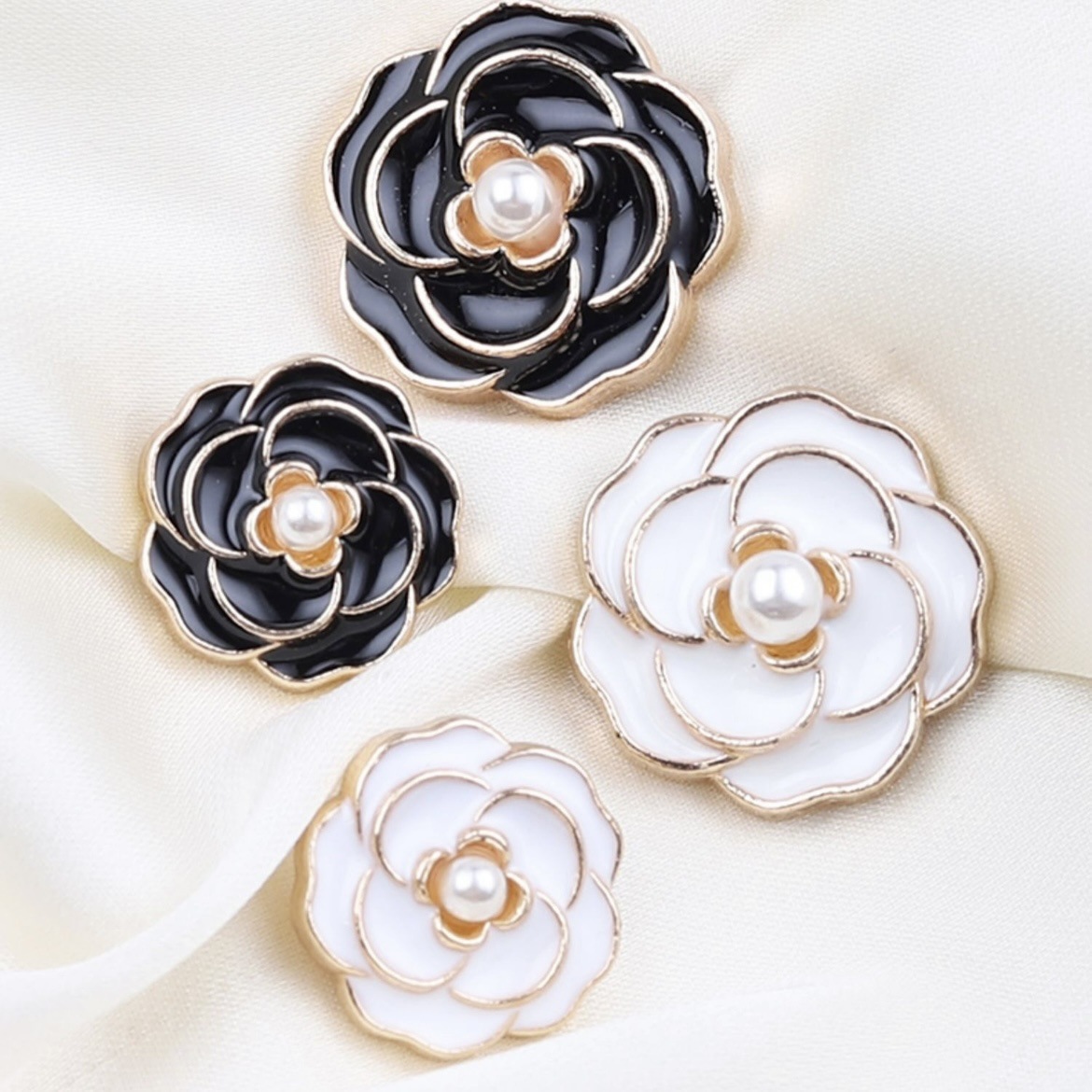 Xiaoxiang Retro Style Metal Button Rose Shape Pearl Decorative Button Sweater Cardigan Woolen Coat Suit Button