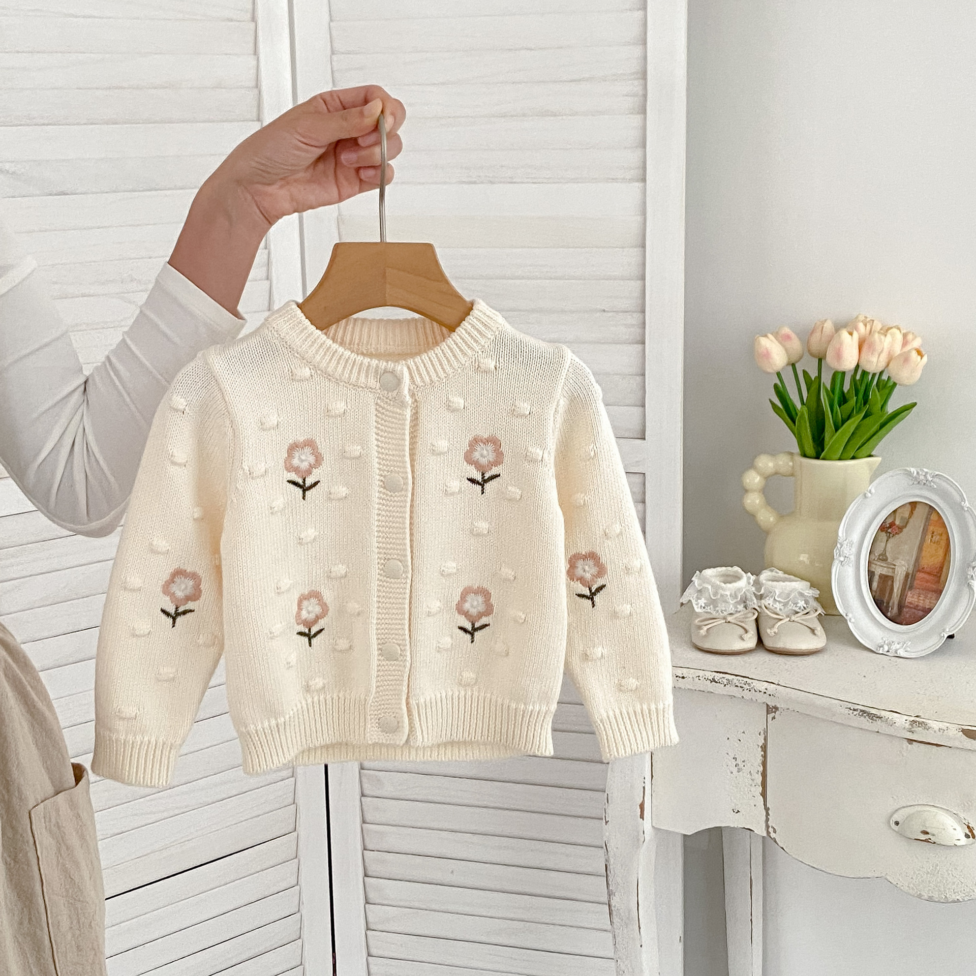 2025 Autumn Girls' Knitted Cardigan Pure Cotton Flower Embroidery Round Neck Long Sleeve Top Sweet Baby Girl Coat