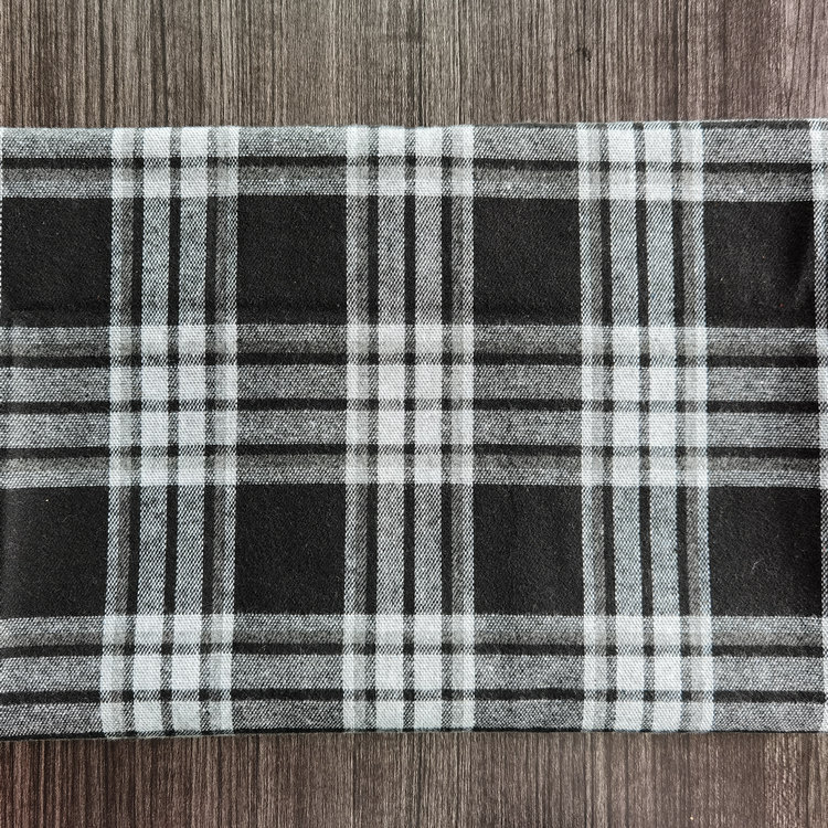 Picture of in stock brushed plaid fabric spring and summer women's shirt cloth 21 polyester cotton woven flannel plaid lining