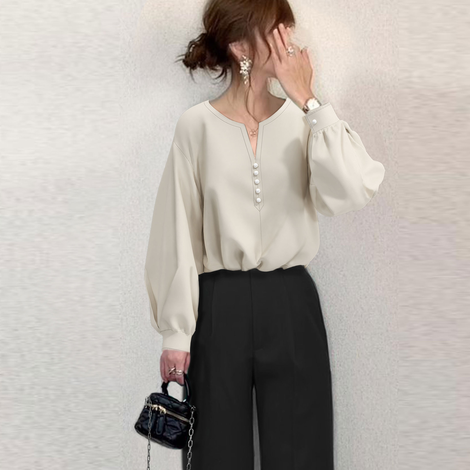 Cross-border Japanese style 2023 spring and autumn design sense niche machine V-neck pearl buckle commuter top for women