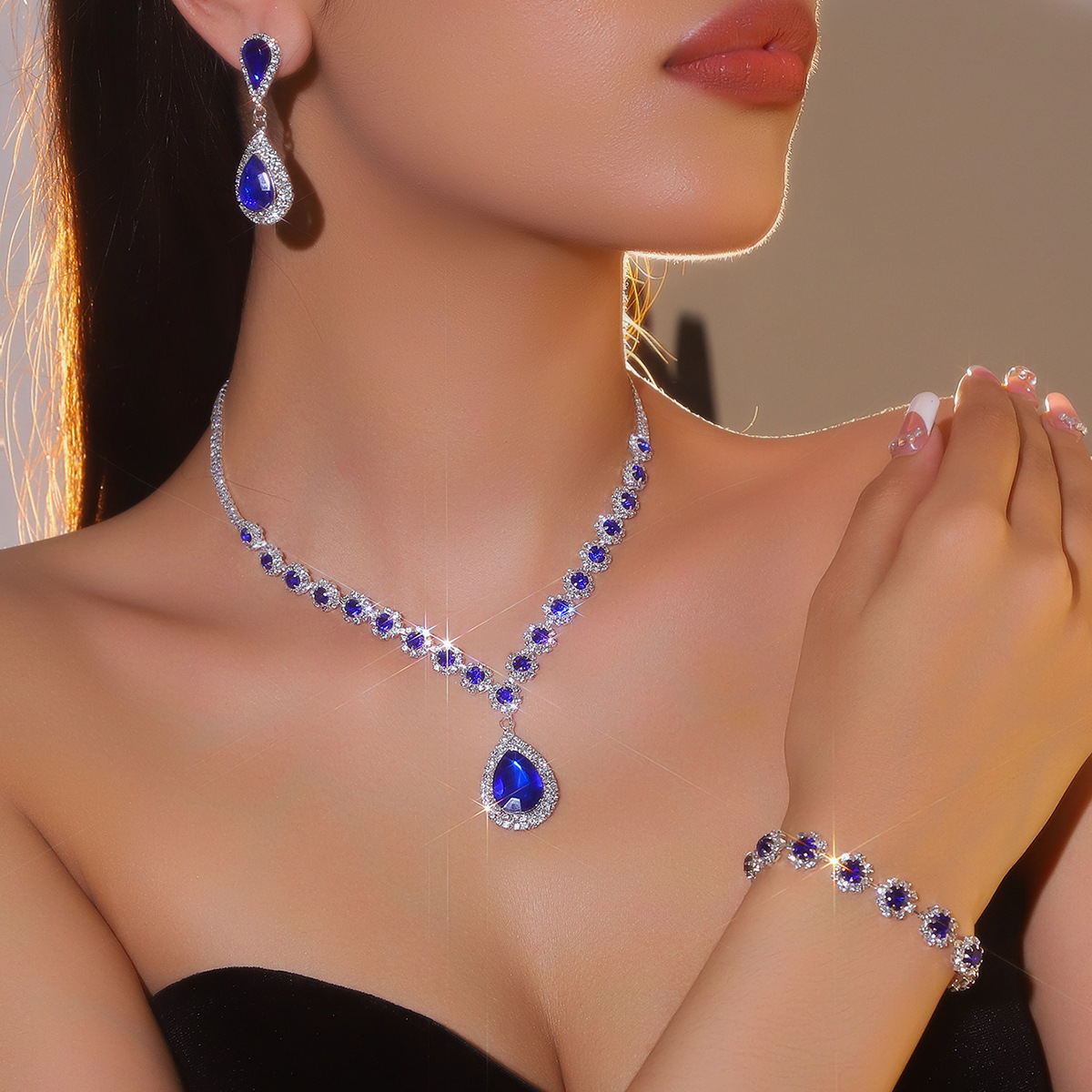 Trendy Luxury Diamond Necklace, Earrings, and Bracelet Set Fashion Accessory Set